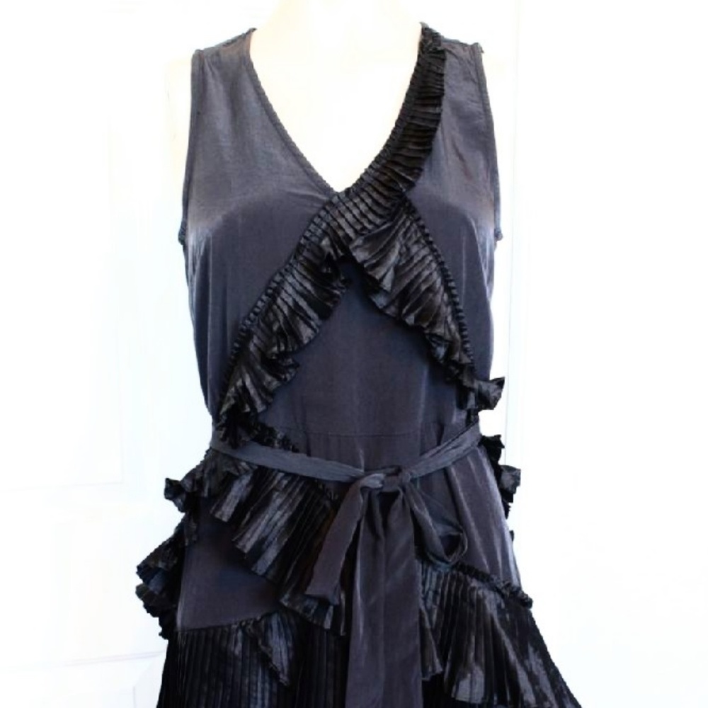 NWOT Fabulous whimsy ruffle party dress! 💕